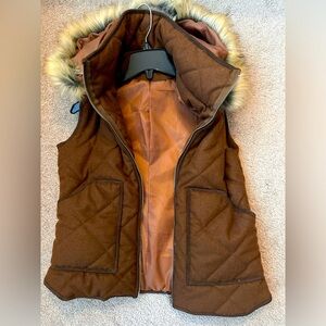Boutique Peach Love (M) Brown Wool and Fur Vest